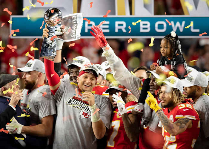 Kansas City Chiefs quarterback Patrick Mahomes (15) celebrates with the Vince Lombardi Trophy after Super Bowl LIV win over the 49ers at Hard Rock Stadium in Miami Gardens, Feb. 2, 2020. [ALLEN EYESTONE/The Palm Beach Post] Super Bowl Kansas City Chiefs Vs San Francisco 49ers © Allen Eyestone via Imagn Content Services, LLC